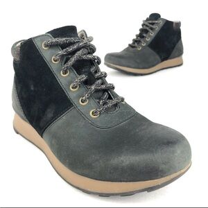 Dansko Ginny Boots Women’s 39 US 8- 8.5 Black Leather Suede Lace Up Ankle Shoes